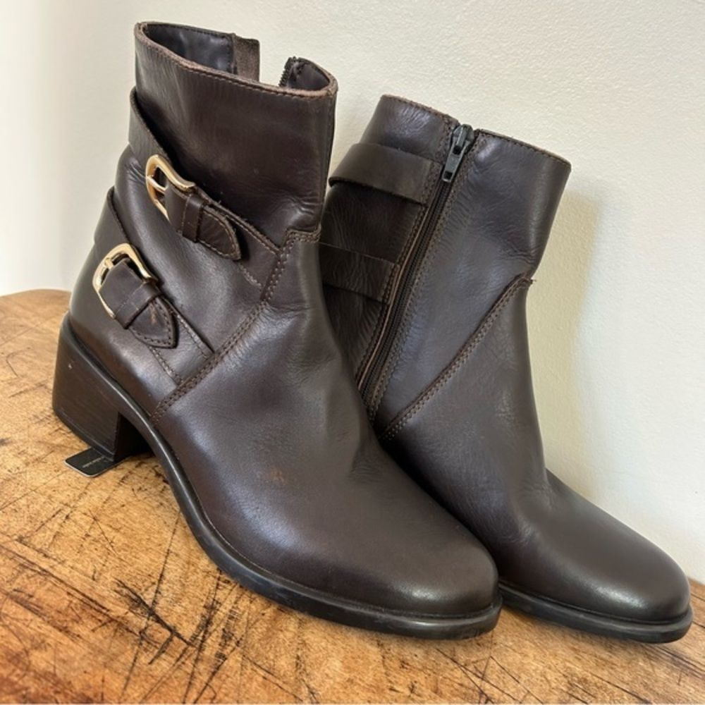 Emanuele Crasto Leather Buckle Ankle Boots EU 38 = US women's 7.5 made in Italy